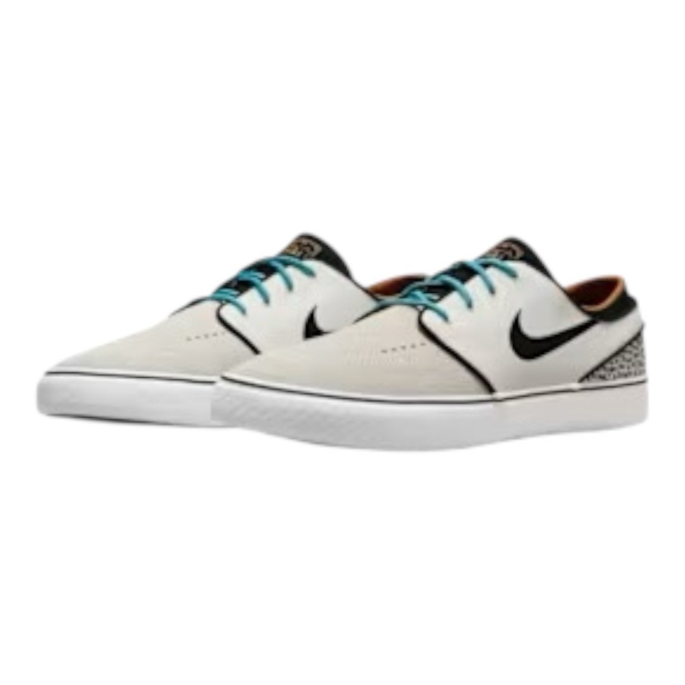 Nike White and Black Sneakers - Picture 2 of 7